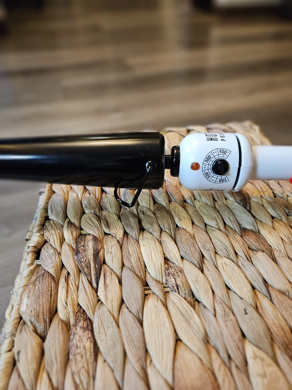 Hot Tools Nano ceramic Curling Wand 1-1/4